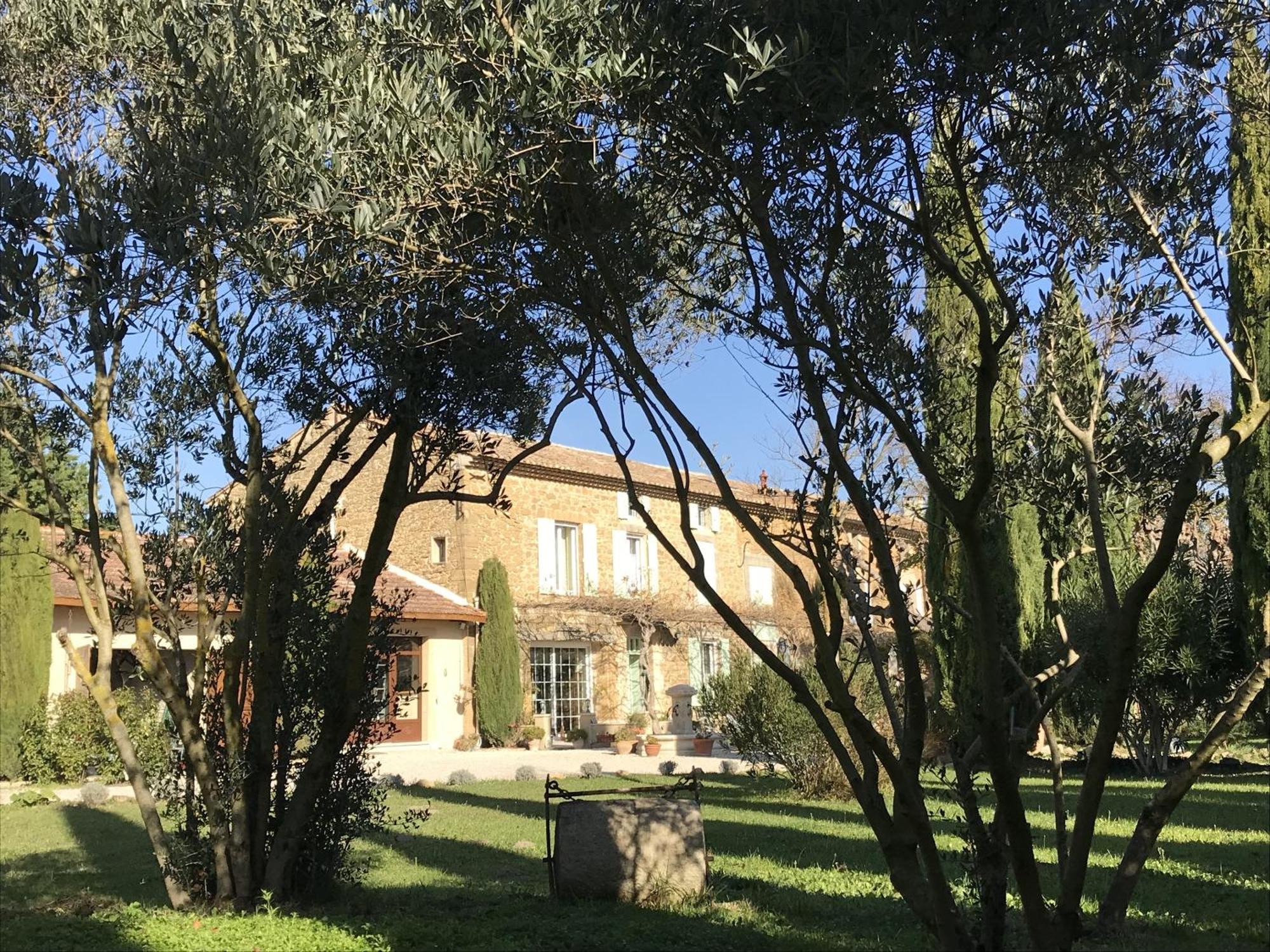 Fontaine Des Magnarelles Hotel Althen-des-Paluds Buitenkant foto